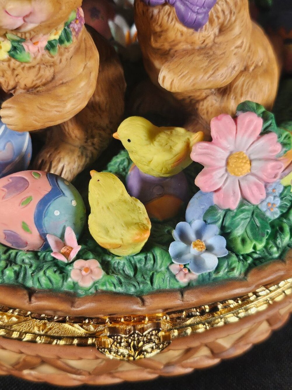 CWC Beautiful Detailed Porcelain Lidded Easter Basket With Gold Accent - Picture 7 of 15
